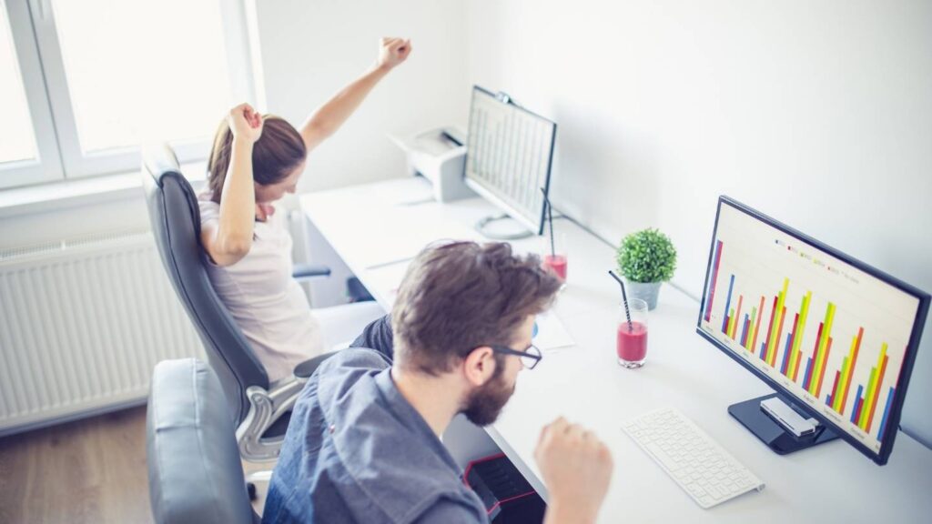 VLOOKUP-in-Excel-tutorial-showing-spreadsheet-with-data-lookup-formula-example