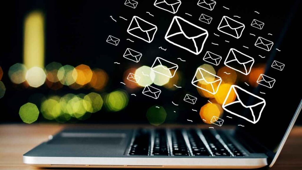 Zoho-Mail-dashboard-interface-showing-email-management-features-for-business-users