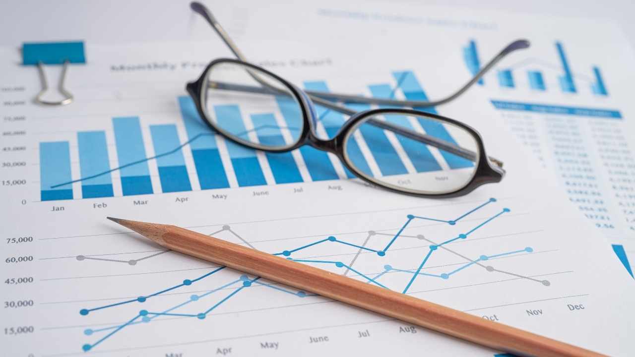 Read more about the article Zoho Sheet Revolution: Why Smart Teams Are Ditching Google Sheets in 2025 (Complete Guide)