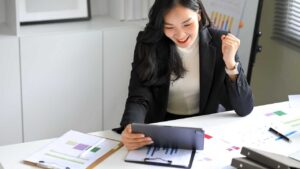 Read more about the article Zoho Analytics Pricing Guide 2025: Complete Cost Breakdown, Plans Comparison & ROI Analysis