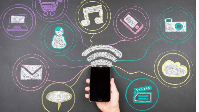 Zoho-Social-dashboard-showing-social-media-analytics-and-scheduling-features