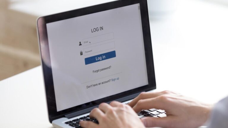 Zoho-login-screen-showing-email-and-password-fields-with-secure-authentication-options-for-2025