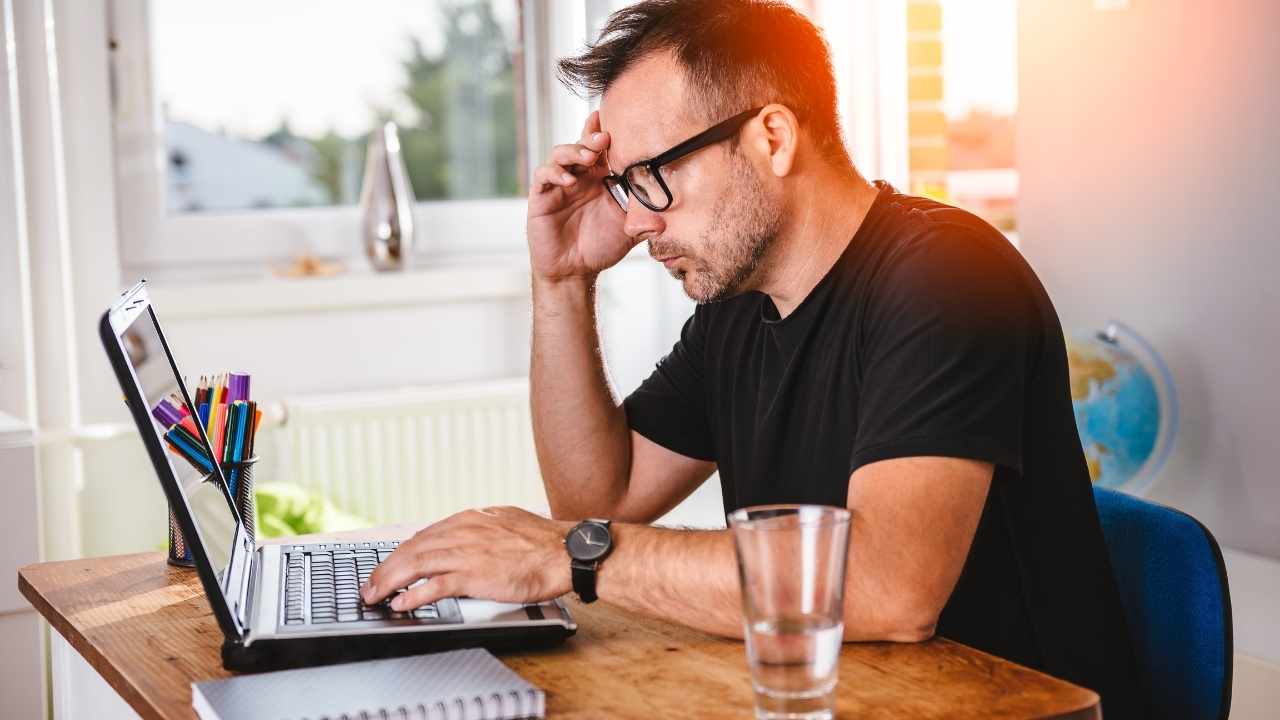 Read more about the article How to Add Calculated Fields in Pivot Tables: Complete 2025 Guide (Excel & Google Sheets)